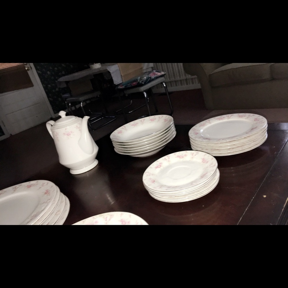 China set - Picture 3 of 4